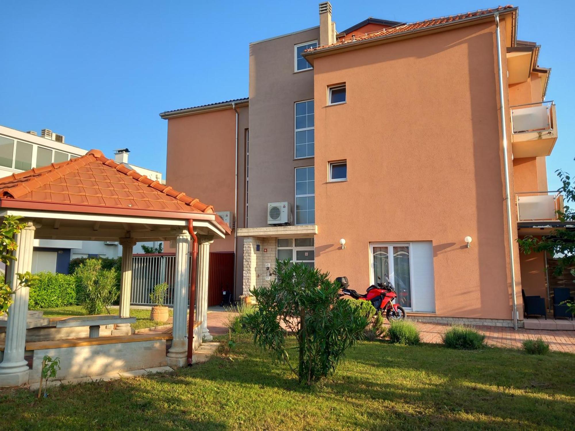 Bed & Breakfast Grgic Novigrad Istria Exteriör bild