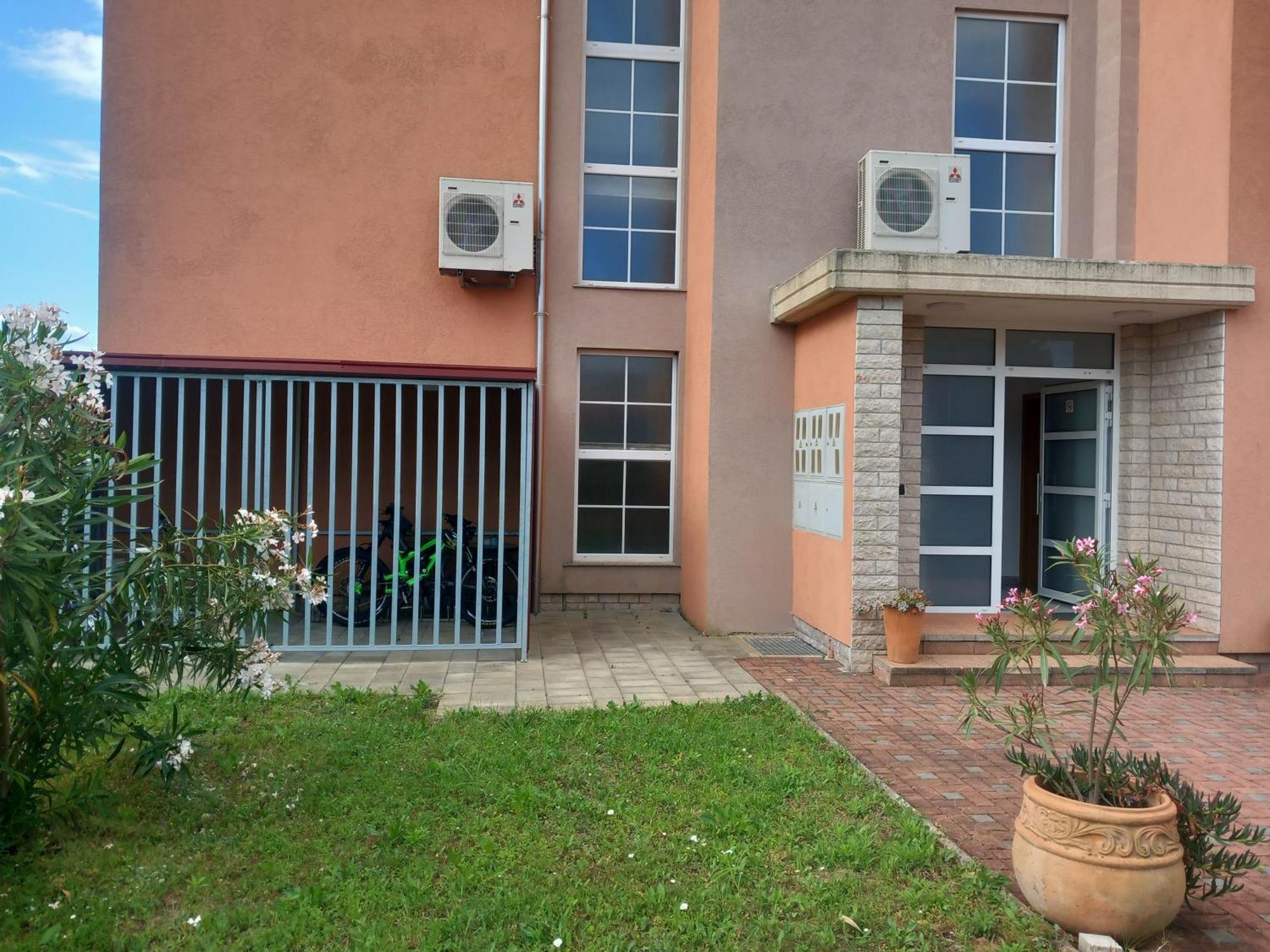 Bed & Breakfast Grgic Novigrad Istria Exteriör bild